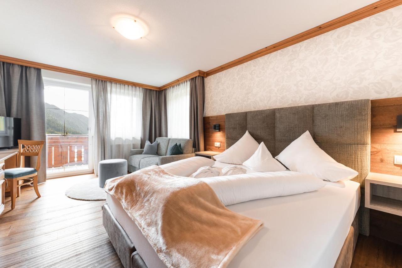 Vitalpina Hotel Magdalenahof سانتا مادالينا في كاسيس المظهر الخارجي الصورة