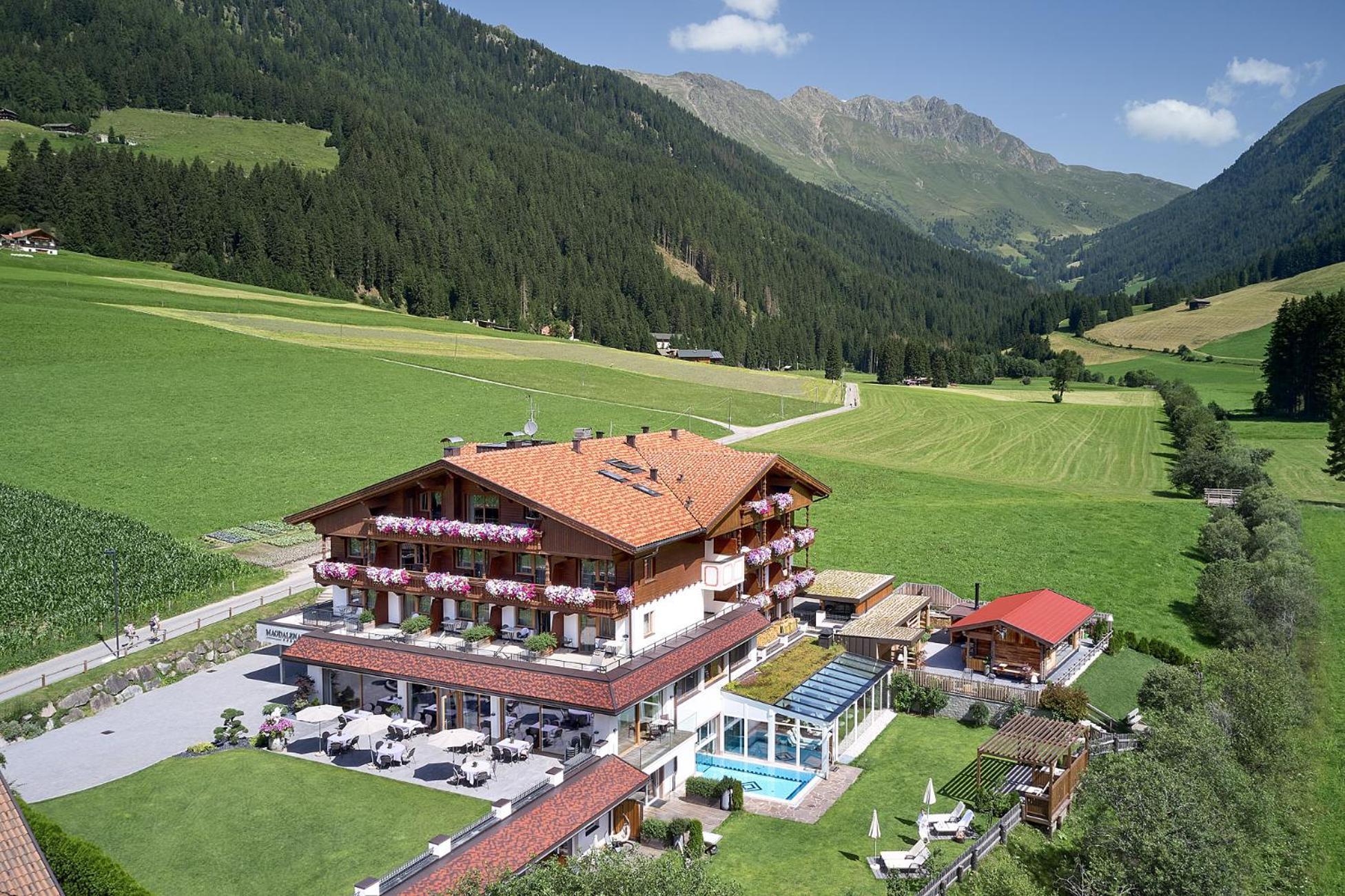 Vitalpina Hotel Magdalenahof سانتا مادالينا في كاسيس المظهر الخارجي الصورة