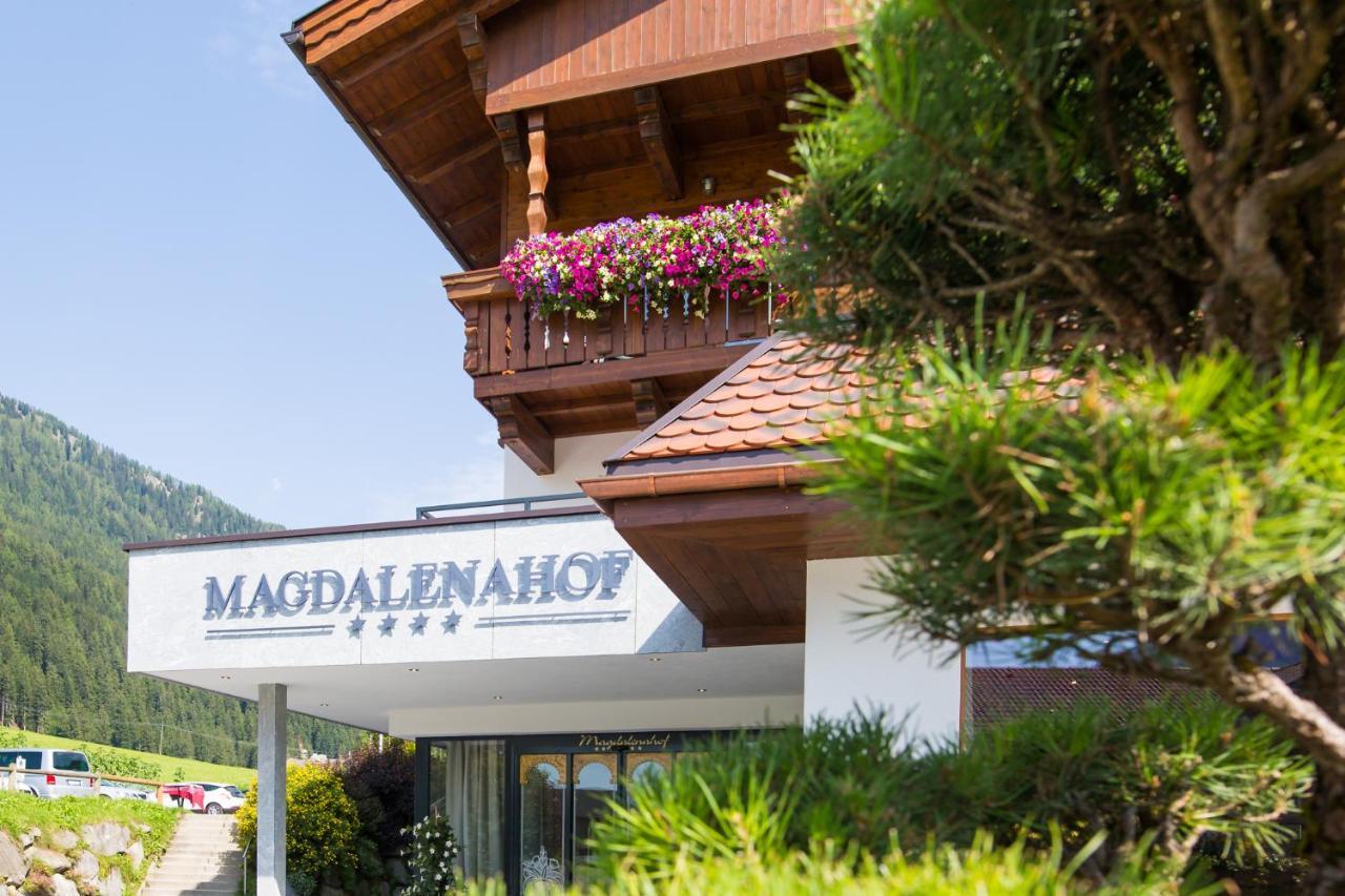 Vitalpina Hotel Magdalenahof سانتا مادالينا في كاسيس المظهر الخارجي الصورة